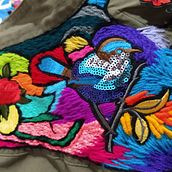 Proyecto 2: Campera intervenida bordada. Embroider project by Lu Gelman - 04.08.2021