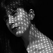 Autoretratos de Cuarentena. Fine-Art Photograph project by Laura Caballé ortiz - 03.23.2020