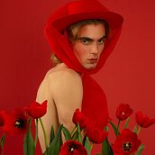 CRIMSON.. Art Direction, Photograph, and Fashion Photograph project by Renata Vomend - 03.10.2019