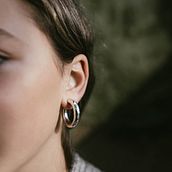 shooting 12knots jewelry/ 2020. Styled by G.Lara. Br, ing, Identit, Photographic Composition, Web Development, E-commerce, and Portfolio Development project by Gretel Lara - 04.11.2021