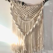 Macramé en enredadera. Macramé project by Valentina Abarzua - 01.08.2021
