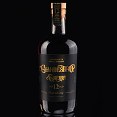 Mi Proyecto del curso: Branding y packaging de cerveza a whisky.. Graphic Design, Br, ing, Identit, and Packaging project by Denis Malla - 04.01.2021