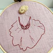 Mi Proyecto del curso: Técnicas de bordado para crear peinados con volumen. Accessor, Design, Costume Design, Embroider, and Color Theor project by Palmira - 04.14.2021