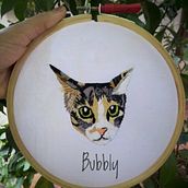 Hand Embroidery Needle Painting of my cat Bubbly . % Sanjana V Marathe tarafından hazırlanan Sanat ve El Sanatları, Nakış, Ve Güzel sanatlar projesi - 04.17.2021