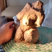 Modelado de figura femenina. Figure Drawing, and Sculpture project by Mik Rod - 12.31.2019