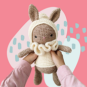 Peaches the Bunny - Amigurumi. Un proyecto de Crochet de Annisa Laksmintari - 15.04.2021