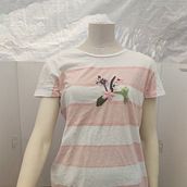Playera botánica. Un projet de Broderie de Axel Luna Martínez - 25.04.2021