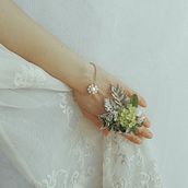 Floral wedding ring. Accessor, Design, Decoration, and Design project by Elena Claudia Vasile - 04.26.2021