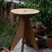 Taburete. Een project van Houtbewerking van carlosjtacon - 09.05.2021