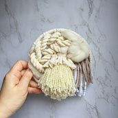 My project in Weaving with a Circular Loom course. Un progetto di Macramè di Chin Jow Teo - 11.05.2021