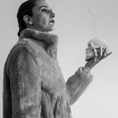 Seven deadly sins - Pride. Photograph, Portrait Photograph, Fine-Art Photograph, Self-Portrait Photograph & Interior Photograph project by Marta Conceição - 05.19.2021