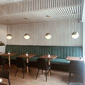 SHOP ESTACIÓN DE SERVICIO AXION. Een project van  Ontwerp, Architectuur, Meubelontwerp en -bouw e Interieurontwerp van Abi C - 24.05.2021