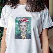 T- shirt  con Frida Kahlo. Photograph, Costume Design, and Embroider project by Barbara Pece - 05.17.2021