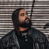 Retrato - Javier. Photo Retouching, Portrait Photograph, Digital Photograph, Outdoor Photograph & Instagram Photograph project by Ari Maeda - 11.27.2019