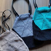 hexagonal bag. Crochet, Costume Design, Fashion Design, Creativit, DIY, Arts, and Crafts project by Cristiane Trein da Silva - 06.06.2021