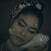 Mi Proyecto del curso: Autorretrato fotográfico conceptual. Photograph, Post-production, Photo Retouching, Portrait Photograph, Studio Photograph, Fine-Art Photograph, Photomontage, and Self-Portrait Photograph project by danielaariast - 06.10.2021