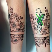 My project in Botanical Tattoo with Pointillism course. Traditional illustration, Tattoo Design, and Botanical Illustration project by Marigold Dimitrova - 06.10.2021