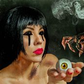 Mi Proyecto del curso: Autorretrato fotográfico conceptual. Un projet de Postproduction photographique, Retouche photographique, Photographie de portrait, Photographie de studio, Photographie artistique, Photomontage , et Autoportrait photographique de Sabrina Dubè - 14.06.2021