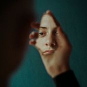 Mi Proyecto del curso: Autorretrato fotográfico artístico. Un projet de Photographie, Photographie de portrait, Photographie artistique, Autoportrait photographique , et Photographie intérieure de AnTonio Lobo - 18.04.2019