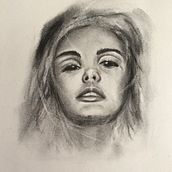 My project in Artistic Charcoal Portraiture: Creating Atmosphere course. Un proyecto de Ilustración tradicional, Bellas Artes, Dibujo, Dibujo de Retrato, Dibujo realista y Dibujo artístico de Sheena Mackenzie - 17.06.2021