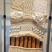 Mi Proyecto del curso: Introducción al macramé: creación de un tapiz decorativo . % laureta66 tarafından hazırlanan Aksesuar Tasarımı, Sanat ve El Sanatları, İç Tasarım, Dekoras, on, El, af Sanatları, Ve Makrome projesi - 06.17.2021