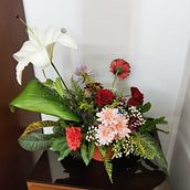 My project in Design and Creation of Floral Compositions course. Een project van Interieurontwerp, L, scaping,  Interieurdecoratie y DIY van Salma Salem - 16.06.2021