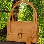 Il mio progetto del corso: Creazione di borse di pelle per principianti. Un proyecto de Diseño, Diseño de complementos, Artesanía y Costura de Elisa Papas - 18.06.2021