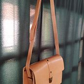 Mi Proyecto del curso: Creación de bolsos de cuero artesanales para principiantes. Design, Accessor, Design, Arts, Crafts, and Sewing project by adonayb_16 - 06.18.2021