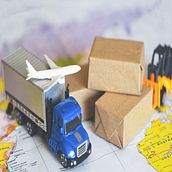 THINGS TO REMEMBER WHILE SHIPPING COURIERS. Product Design, Photograph, and Post-production project by Aarohi Roy - 06.21.2021