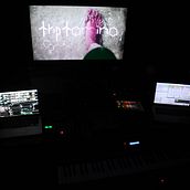 TRIPTAMINA PERFORMANCE. Un progetto di Musica, Cinema, video e TV, Animazione, Direzione artistica, Belle arti, Multimedia, Video, Sound design, Street Art, VFX, Produzione audiovisiva, Arte concettuale, Video editing, Produzione audiovisiva, Postproduzione audiovisiva, Narrativa e Teoria del colore di Martina Fontaiña - 26.06.2021