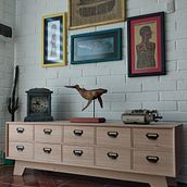 Mueble estilo industrial con 10 cajones. Un proyecto de Artesanía, Diseño, creación de muebles					, Diseño de interiores, DIY y Carpintería de marcelo_rojas_1 - 25.06.2021