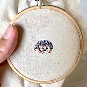 Mi Proyecto del curso: Bordado en miniatura: crea joyas textiles. Jewelr, Design, and Embroider project by Rocío Ramírez - 06.29.2021