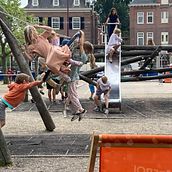Amsterdam swings - My project in Artistic Watercolor Sketching: Dare to Express Your Ideas course. Traditional illustration, Sketching, Creativit, Drawing, Watercolor Painting, and Sketchbook project by wboot - 07.01.2021