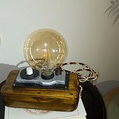 Luminária em madeira de reciclagem, com ajuste de intensidade de luz.. Un proyecto de Artesanía de Wagner Ferreira Moreira Moreira - 11.03.2019