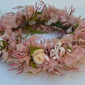 Mi Proyecto del curso: Tocado floral: crea tu complemento de flores. Accessor, Design, Fashion Design, and DIY project by Fátima Fernández Brandariz - 07.05.2021