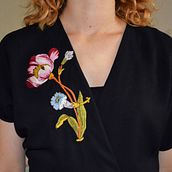 My project in Fashion Design: Painting and Embroidering Garments course. Painting, Fashion Design, Embroider, DIY, Upc, and cling project by Oksana Gracheva - 07.10.2021