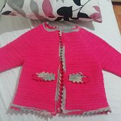 Mi proyecto del curso: Chaqueta rosa para niña. Un proyecto de Diseño de moda, Tejido, DIY y Crochet de evitams - 11.07.2021