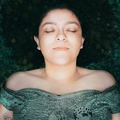 Mi Proyecto del curso: Autorretrato fotográfico conceptual. Photograph, Post-production, Photo Retouching, Portrait Photograph, Studio Photograph, Fine-Art Photograph, Photomontage, and Self-Portrait Photograph project by azul rojas - 07.14.2021