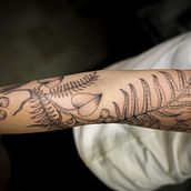 Tatuagens autorais. Tattoo Design, Traditional illustration, Botanical Illustration, Fine Arts, and Drawing project by Nathalia Queiroz - 07.22.2021