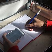 Comunicataller - Entrevista a Merce Yacante. Música, Fotografia, YouTube Marketing, Stop Motion, Comunicação, Direção de arte, Educação, Criatividade, Stor, telling, Edição de vídeo, Roteiro, Fotografia em exteriores, e Criatividade para crianças projeto de Agustina Quinn - 02.10.2018