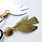 My project in Design and Make Brass Jewelry from Scratch course. Un progetto di Design di accessori, Artigianato, Design di gioielli e DIY di nicolettaefs - 26.07.2021