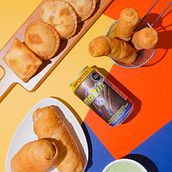 Comida Venezolana. Photograph, Art Direction, Product Photograph, Food Photograph, Instagram Photograph, and Photographic Composition project by Roberto Cortijo - 07.27.2021