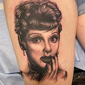 Lucille Ball tattoo I did for my niece. Design, Traditional illustration, Fine Arts, Portrait Drawing, Realistic Drawing, and Tattoo Design project by Gabe - 11.01.2020