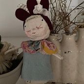 My project in Paper Mache for Beginners: Sculpt a Colorful Character course . Design de caractere, Design de jucării și Jucării de artă de Nadine Johnson - 07.18.2021