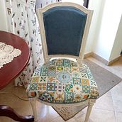 Meu projeto do curso: Restauração e estofamento de cadeiras. Arts, Crafts, Furniture Design, Making, Interior Design, DIY, Woodworking, Upc, and cling project by Julia Bartolomeu - 07.30.2021