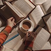 How i found love in books . % francesca cinquini tarafından hazırlanan Yazma, Yaratıcılık, Hika, e anlatımı, Ve Anlatı projesi - 08.03.2021