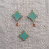 My project in Ceramic Jewelry for Beginners course. Een project van Keramiek, Sieradenontwerp y Ontwerp van accessoires van Alina Nicoleta - 04.08.2021