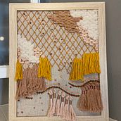 My first project (Embroidered Tapestry Creation course). Een project van Borduurwerk y  Interieurdecoratie van Shannon Pyles - 04.08.2021