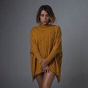 Hybrid Moments. Photograph, Fashion Photograph, Portrait Photograph, Studio Photograph, Digital Photograph, Photo Retouching, and Editorial Design project by Cristian Garcia - 08.08.2021