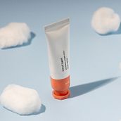 Glossier Brand Photoshoot - Portfolio Piece Following Weekend Creative Course. Photograph, Product Photograph, Photographic Lighting, and Digital Photograph project by reuben_1 - 08.10.2020